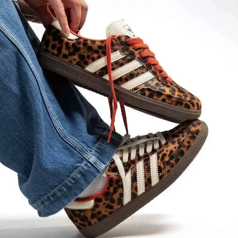 Street Fashion Adidas - アディダス女性サンバ OG トレフォイル ロートップ カジュアル レトロ