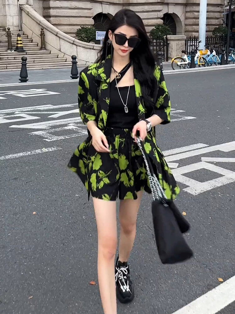 Street Fashion Online - ファッショナブルなプリントスーツセット レディース 春夏 薄手 カジュアル ショートパンツ
