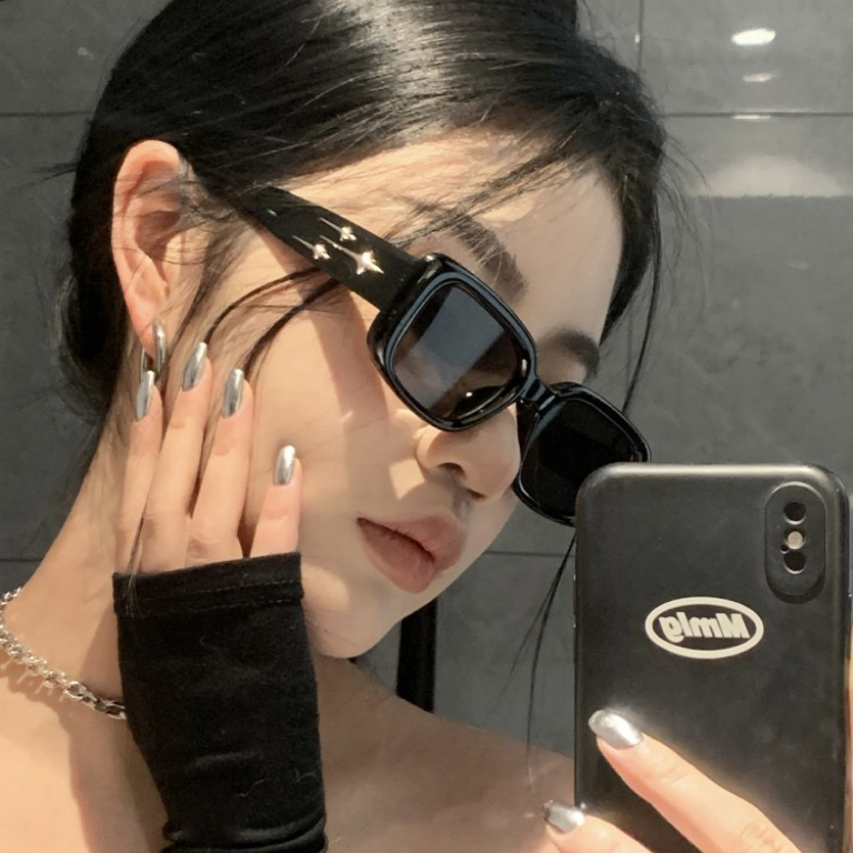 Street Fashion Glasses - レトロ Y2K スタイル小さな正方形サングラス女性子猫眼サングラスファッションカラフルなミラーゴーグル男性パンクスポーツサングラス