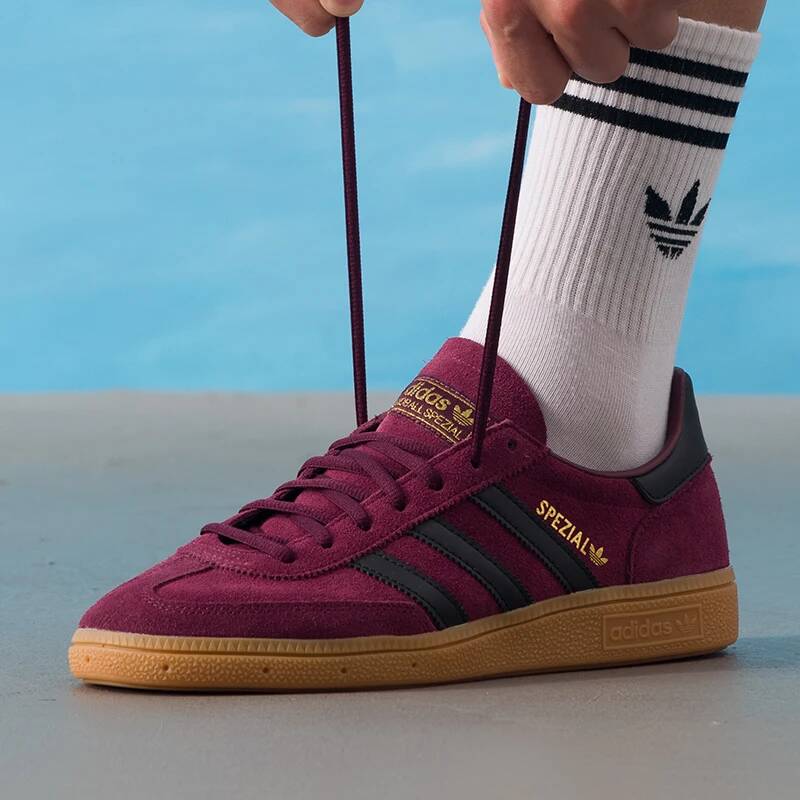 アディダス サンバ トレフォイル ユニセックス ロートップ  - Street Fashion Adidas のレビューと価格