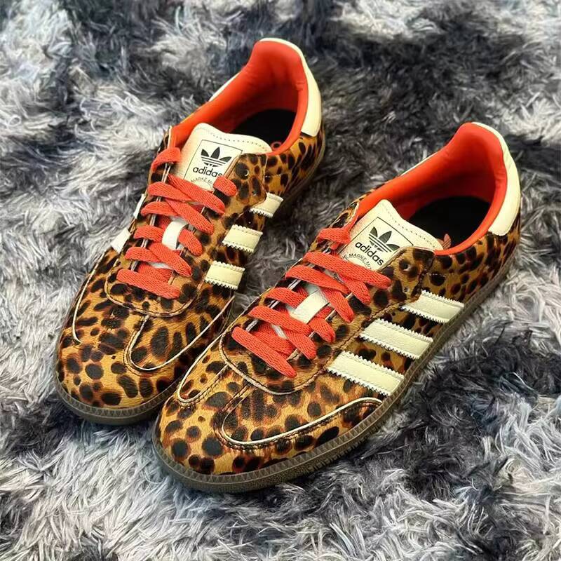 アディダス女性サンバ OG トレフォイル ロートップ カジュ - Street Fashion Adidas のレビューと価格
