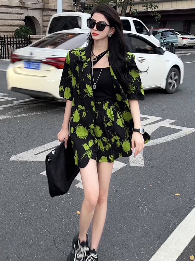 ファッショナブルなプリントスーツセット レディース 春夏 薄 - Street Fashion Online のレビューと価格