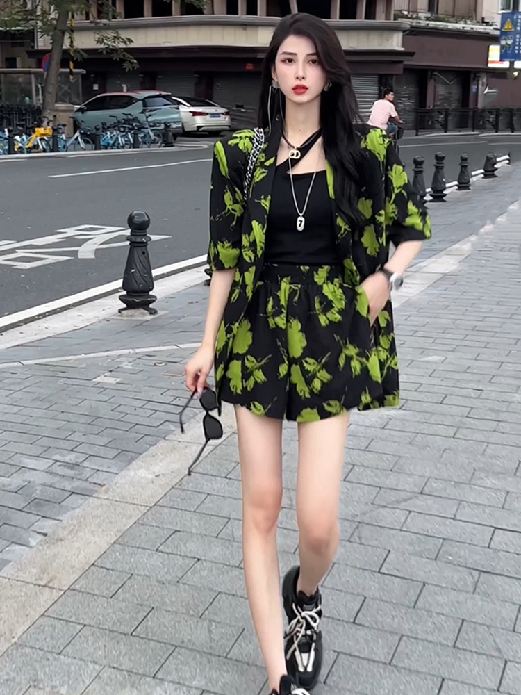 ファッショナブルなプリントスーツセット レディース 春夏 薄 - Street Fashion Online のレビューと価格