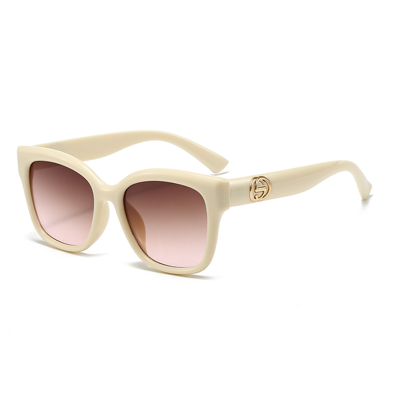 ストリートフォトや日常着に最適な、装飾的なテンプルチップが付 - Street Fashion Glasses のレビューと価格