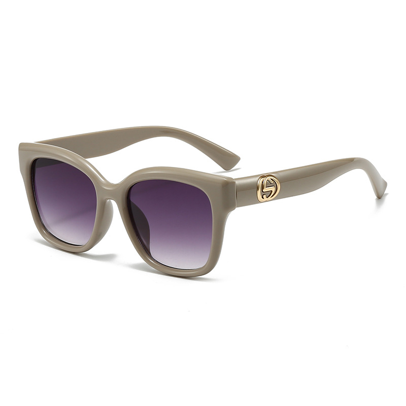 ストリートフォトや日常着に最適な、装飾的なテンプルチップが付 - Street Fashion Glasses のレビューと価格